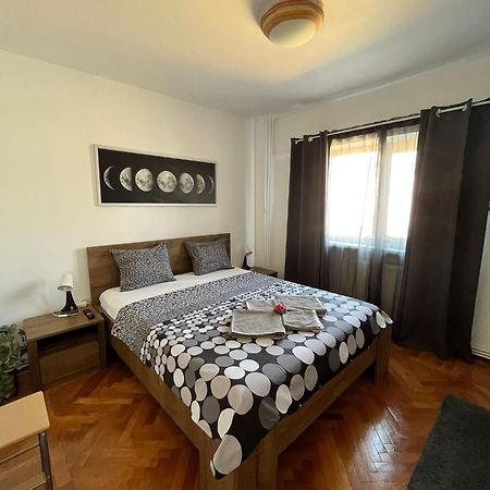 Picadilly Apartment Ploiesti Exterior photo