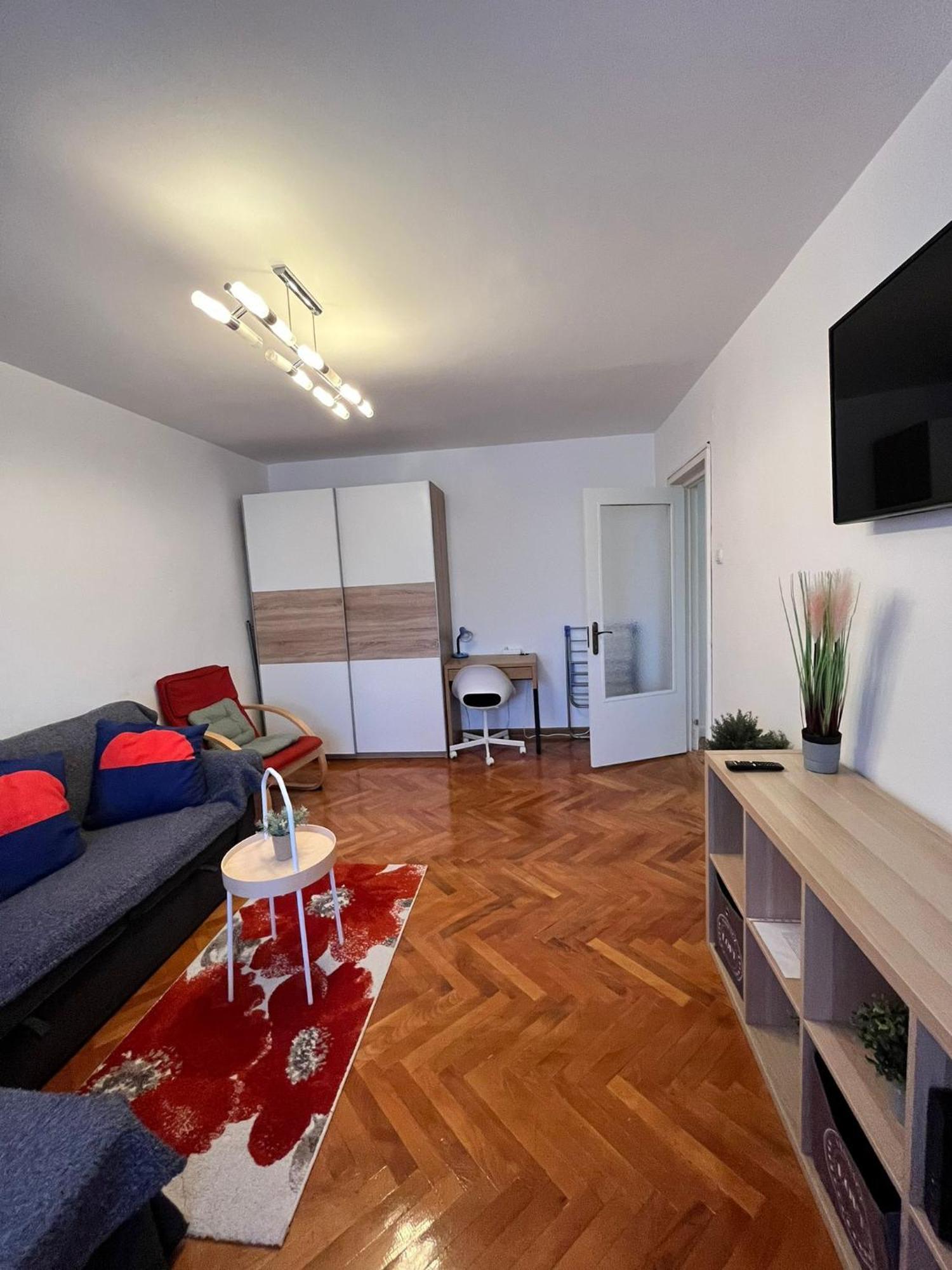 Picadilly Apartment Ploiesti Exterior photo