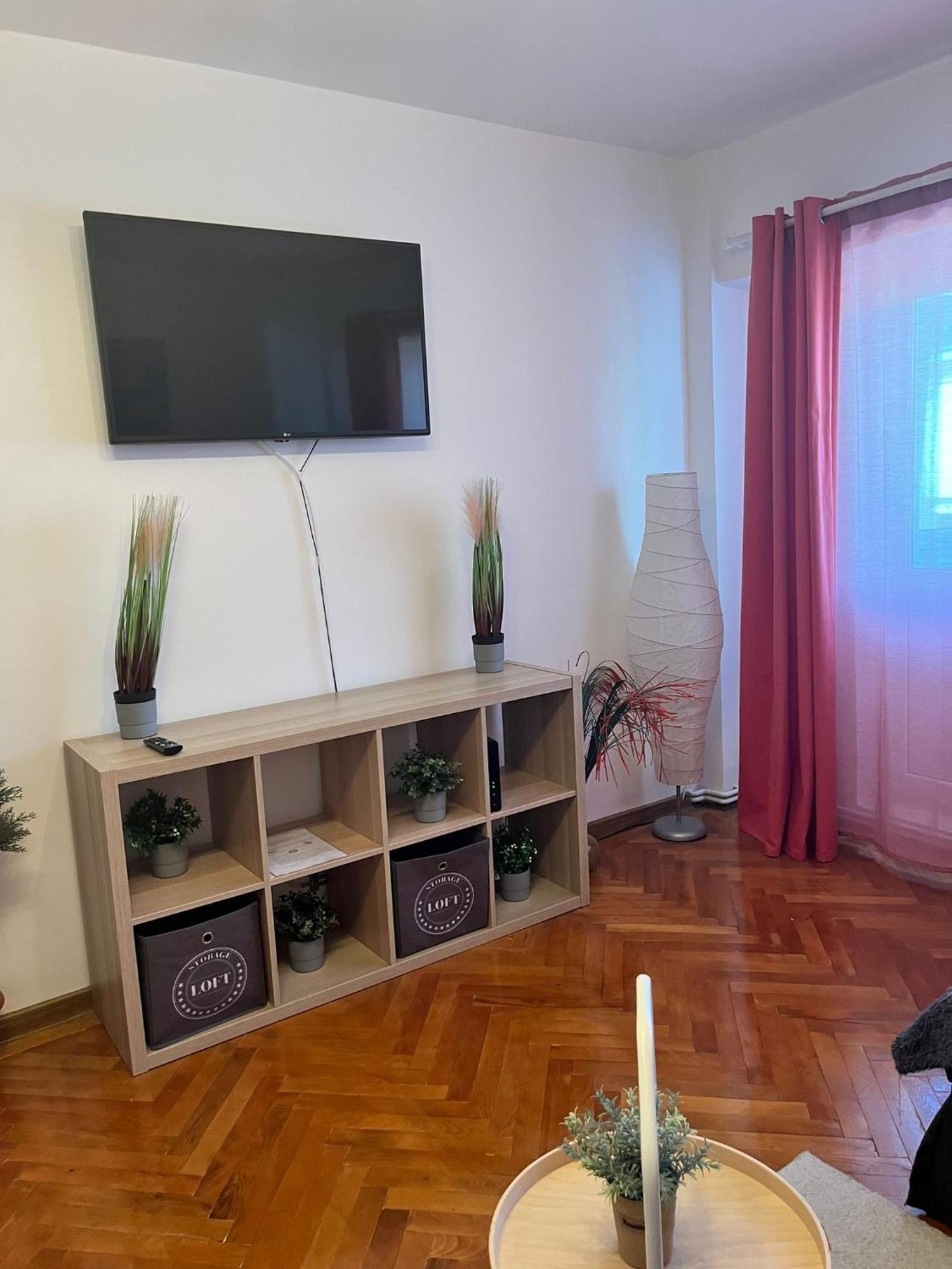 Picadilly Apartment Ploiesti Exterior photo