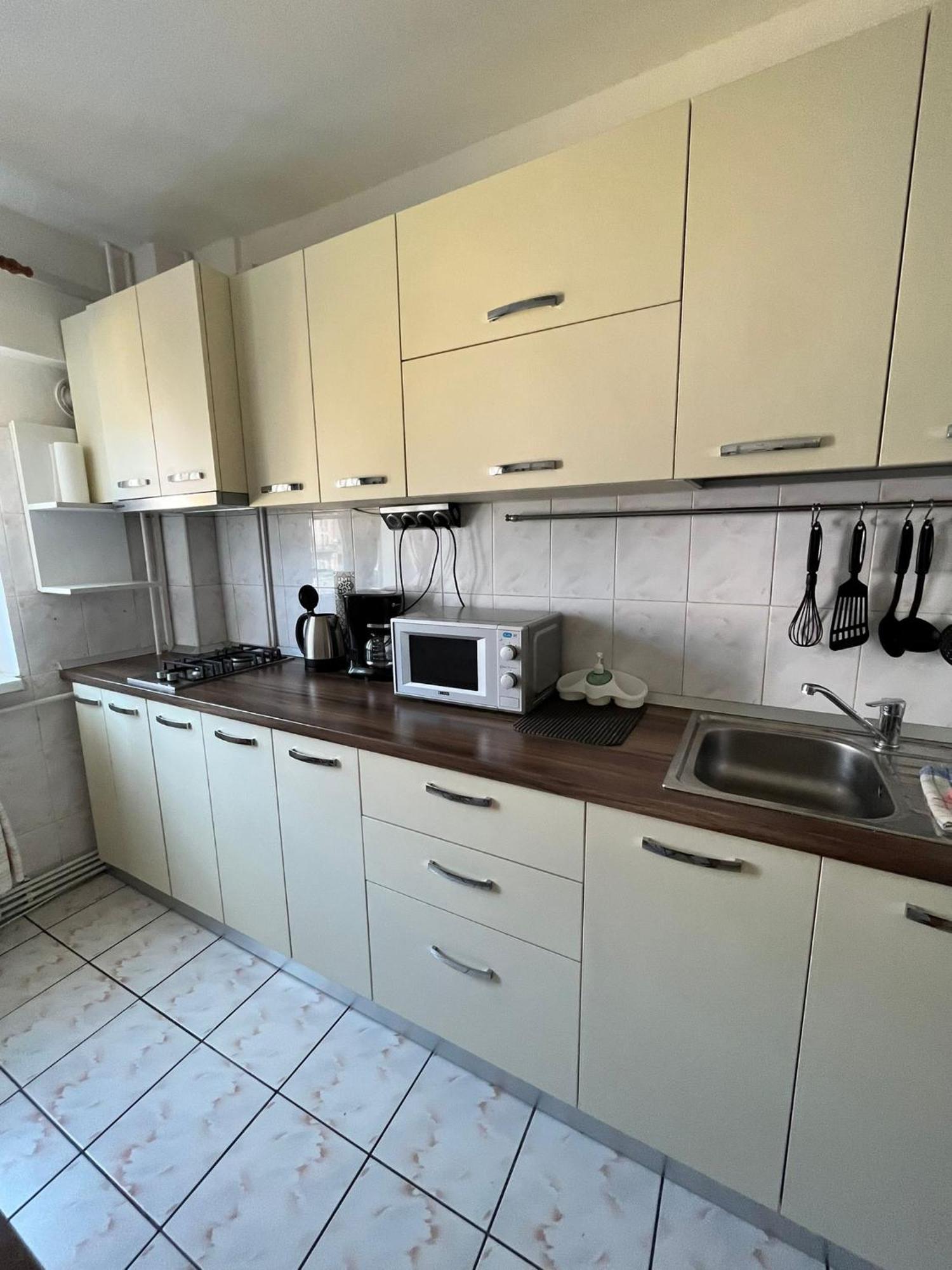 Picadilly Apartment Ploiesti Exterior photo