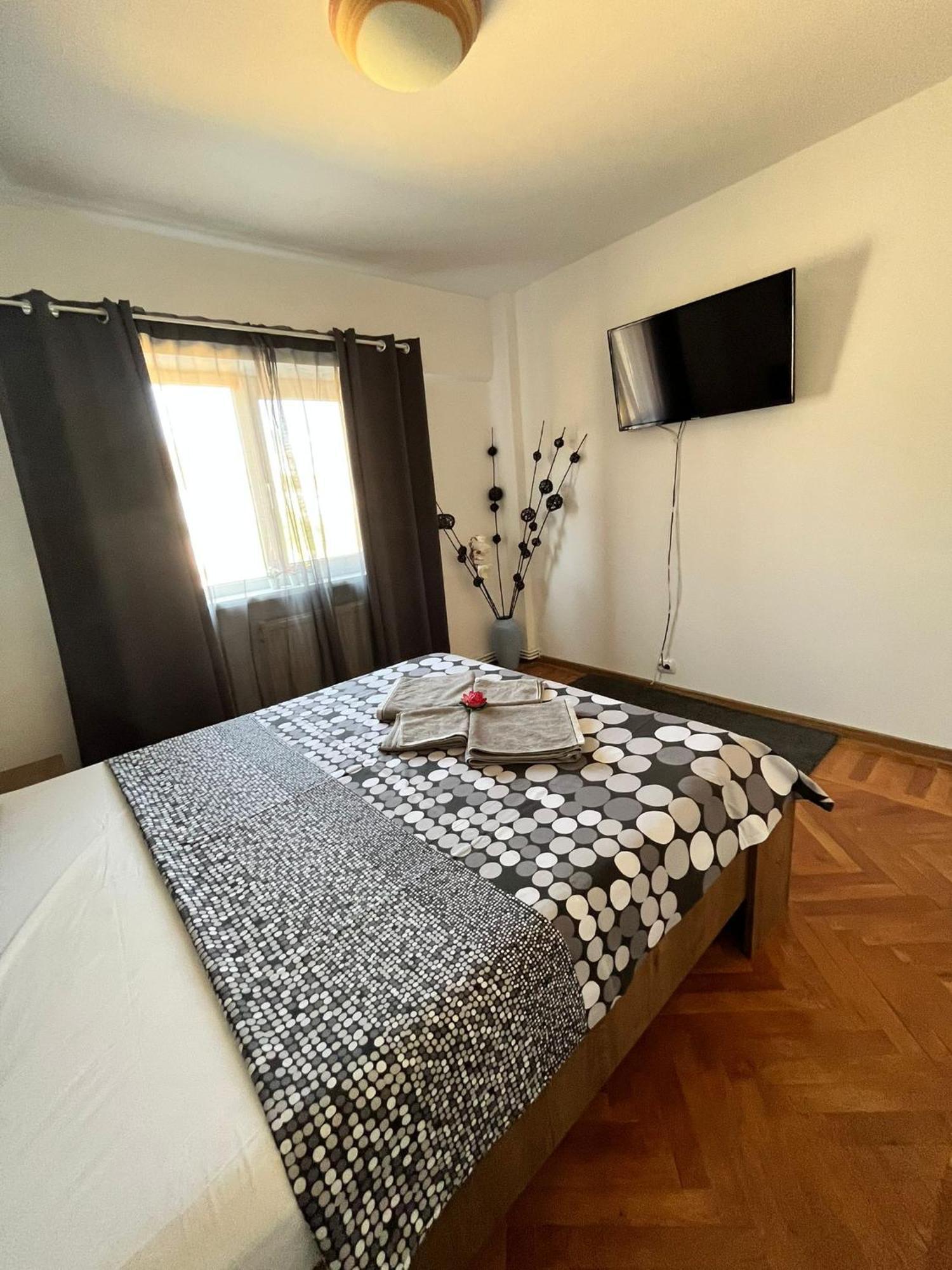Picadilly Apartment Ploiesti Exterior photo
