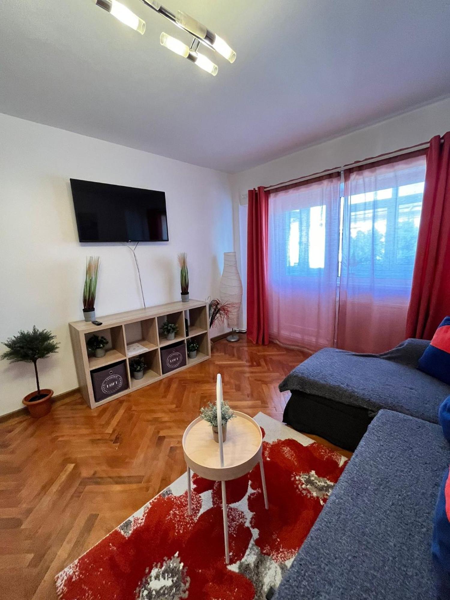 Picadilly Apartment Ploiesti Exterior photo