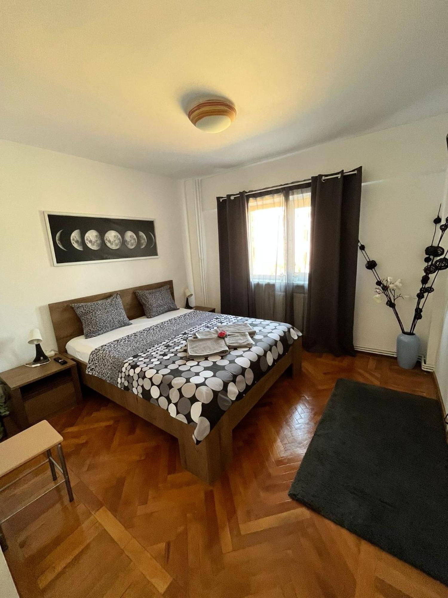 Picadilly Apartment Ploiesti Exterior photo